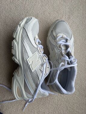 New Balance White and Cream Mesh Athletic Sneakers